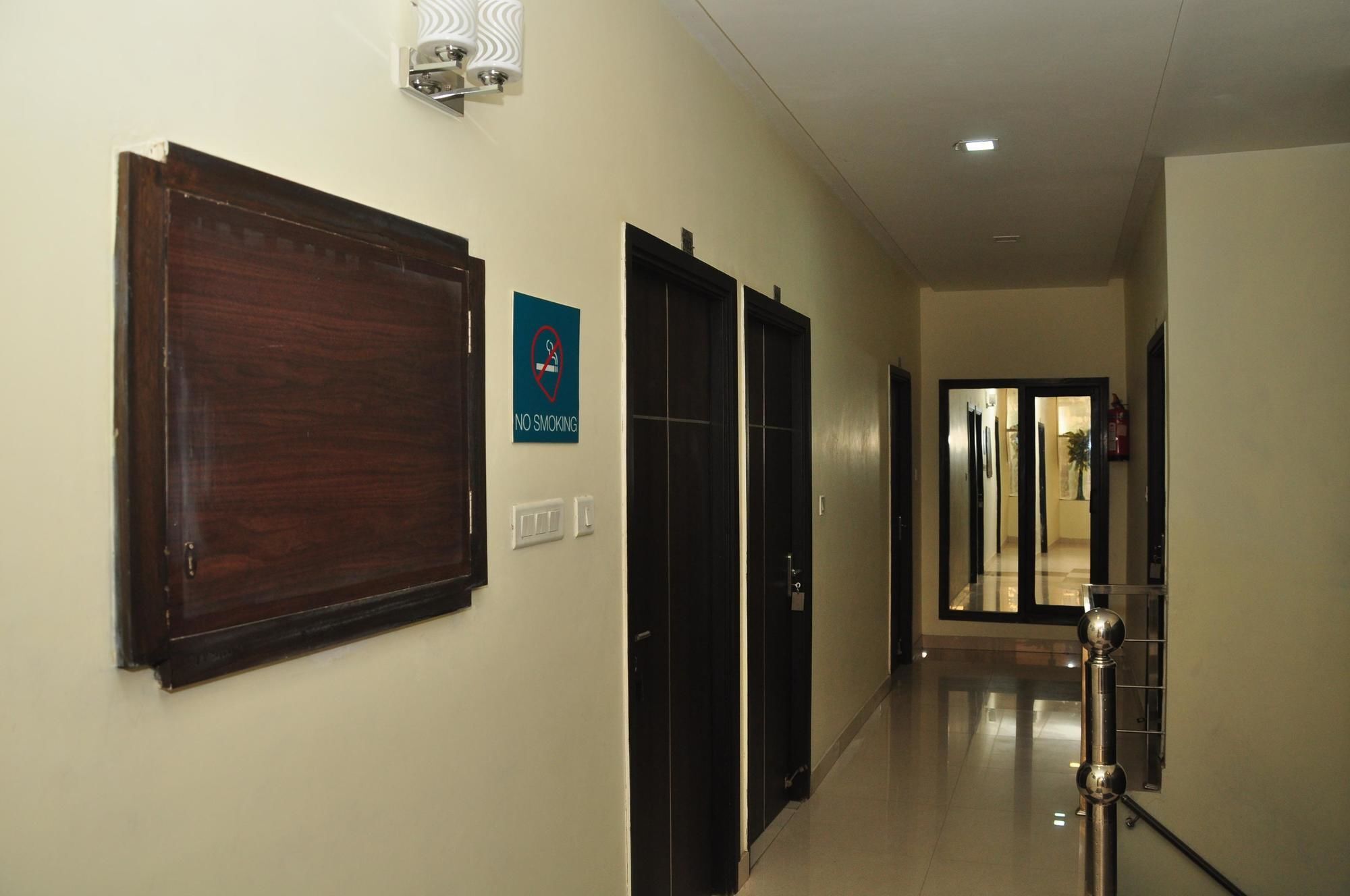 Oyo Rooms City Centre Guru Nanak Bhawan Амритсар Экстерьер фото